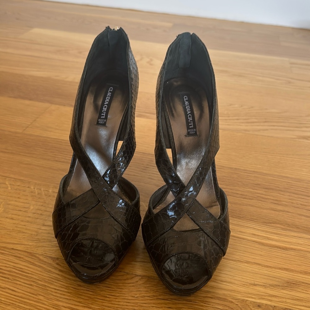 Claudia Ciuti black snakeskin heels